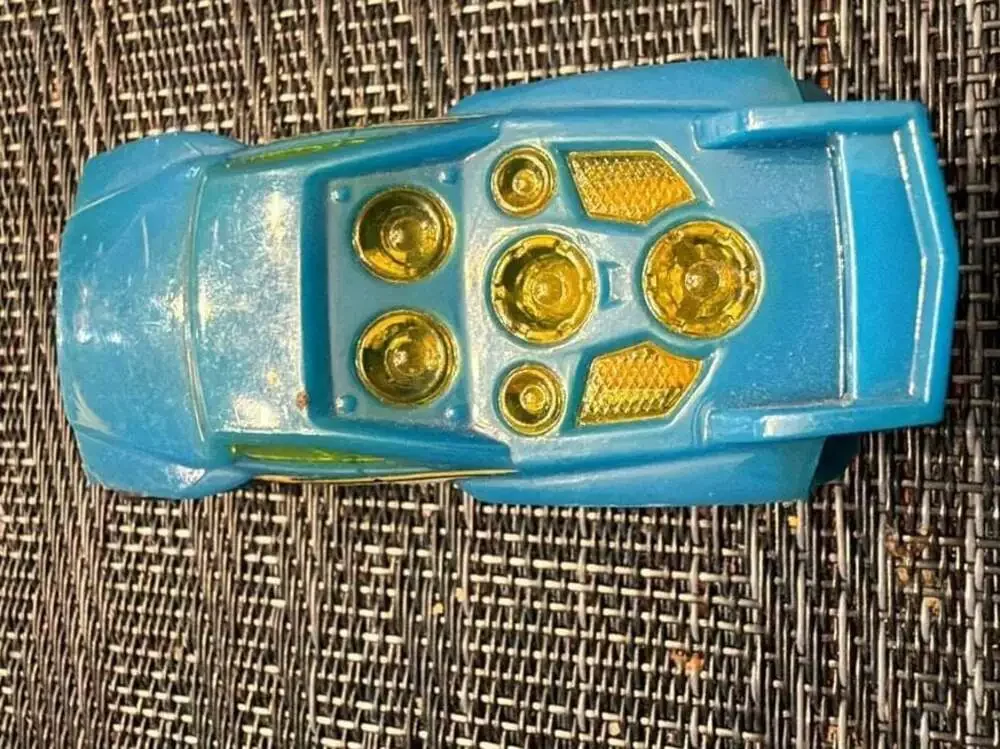 Hot Wheels Bassline Blue Diecast Toy Car Error Mis-Build
